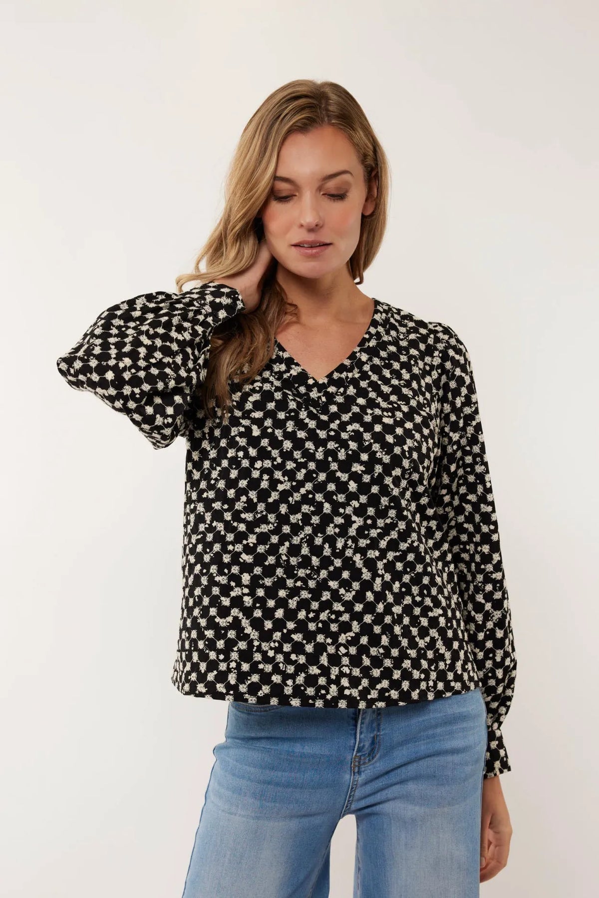 Black/Offwhite