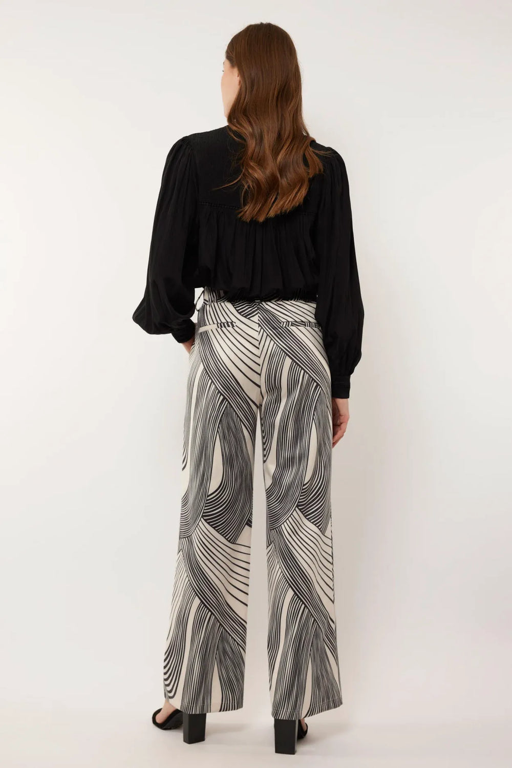 Sand/Black