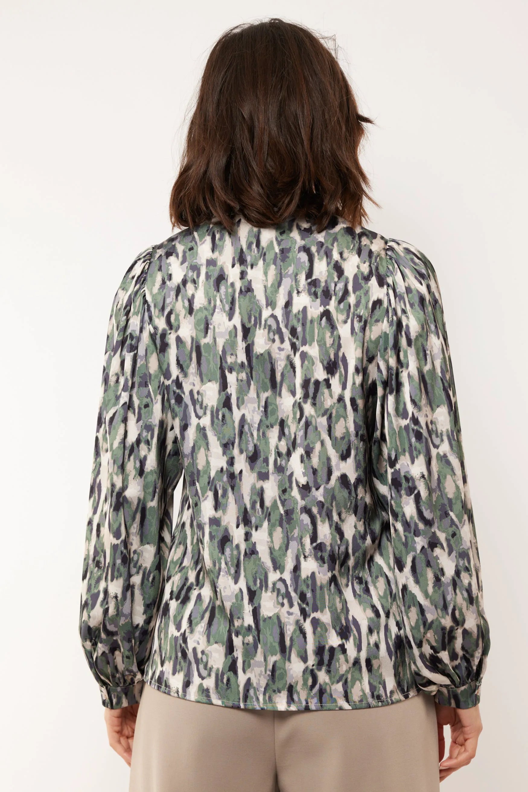 Offwhite/Mystic Green