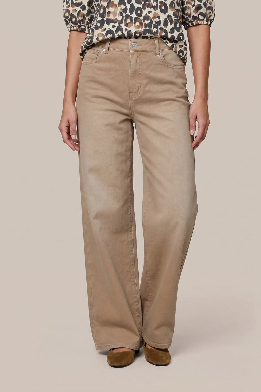Light Camel