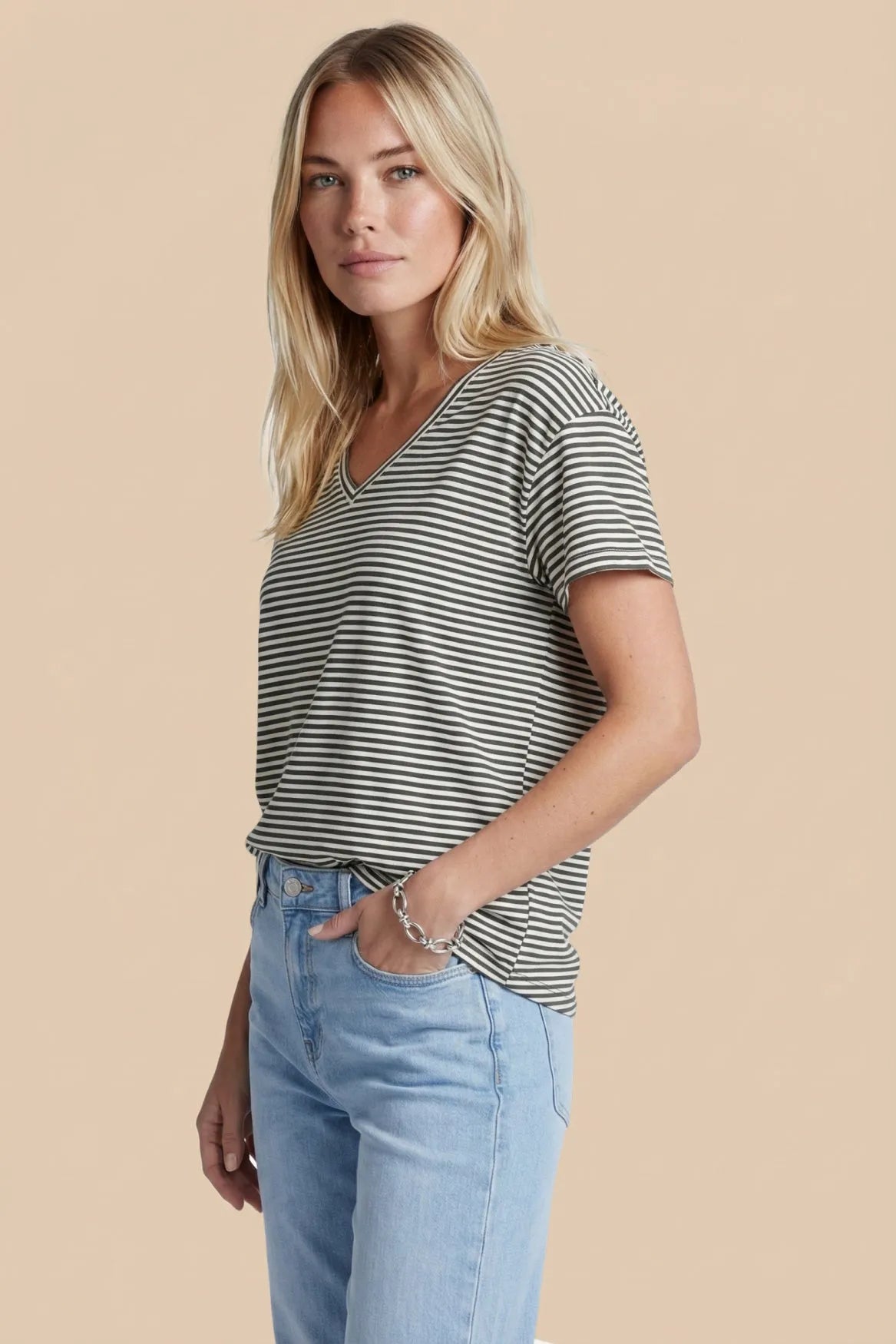 Black/Offwhite