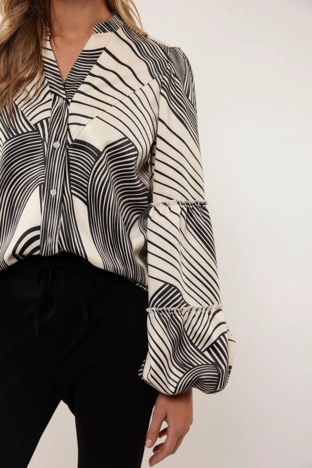 Sand/Black